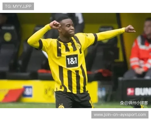 多特保持高频跑动压制对手,穆科科动作富有侵略性 多特保持高频跑动压制对手,穆科科动作富有侵略性