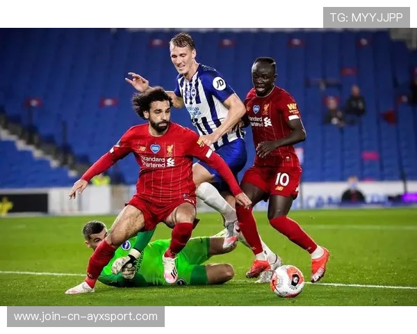 曼城传球流畅度测试：中场完成高难度换位传切后被称赞